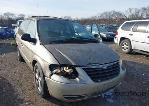 2007 Chrysler Town & Country Touring z USA, uszkodzony, nr VIN 2A4GP54L27R262995